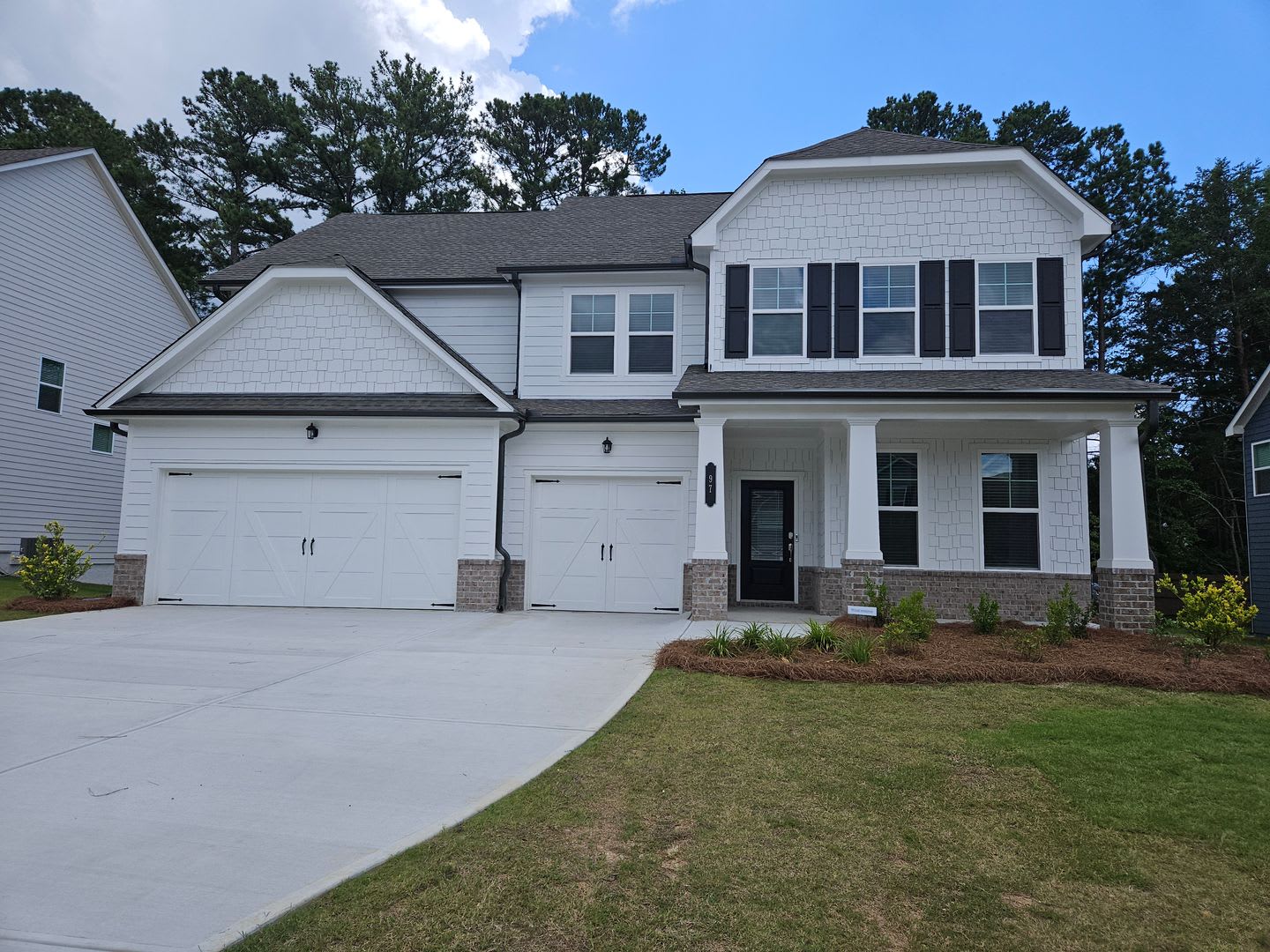 Like New Traditional Farmhouse Style Home – photo 1