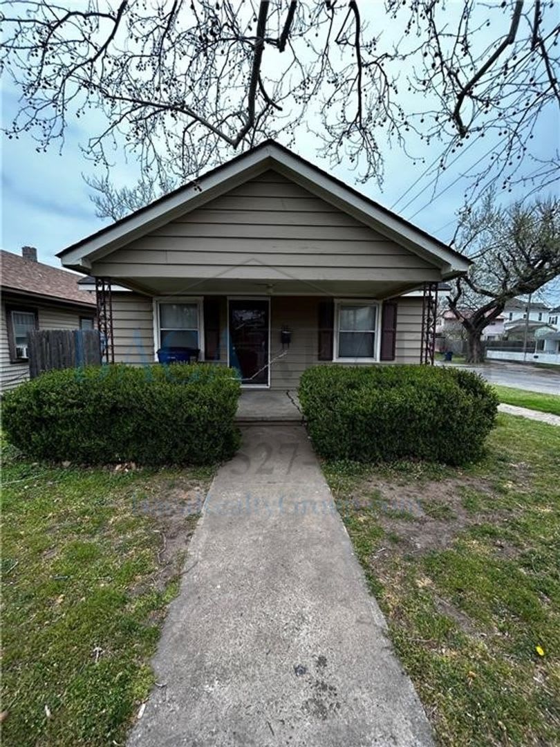Adorable And Spacious 2Br 1Ba House – photo 1 of 37