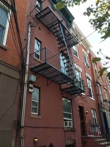 611 BLOOMFIELD ST – photo 1