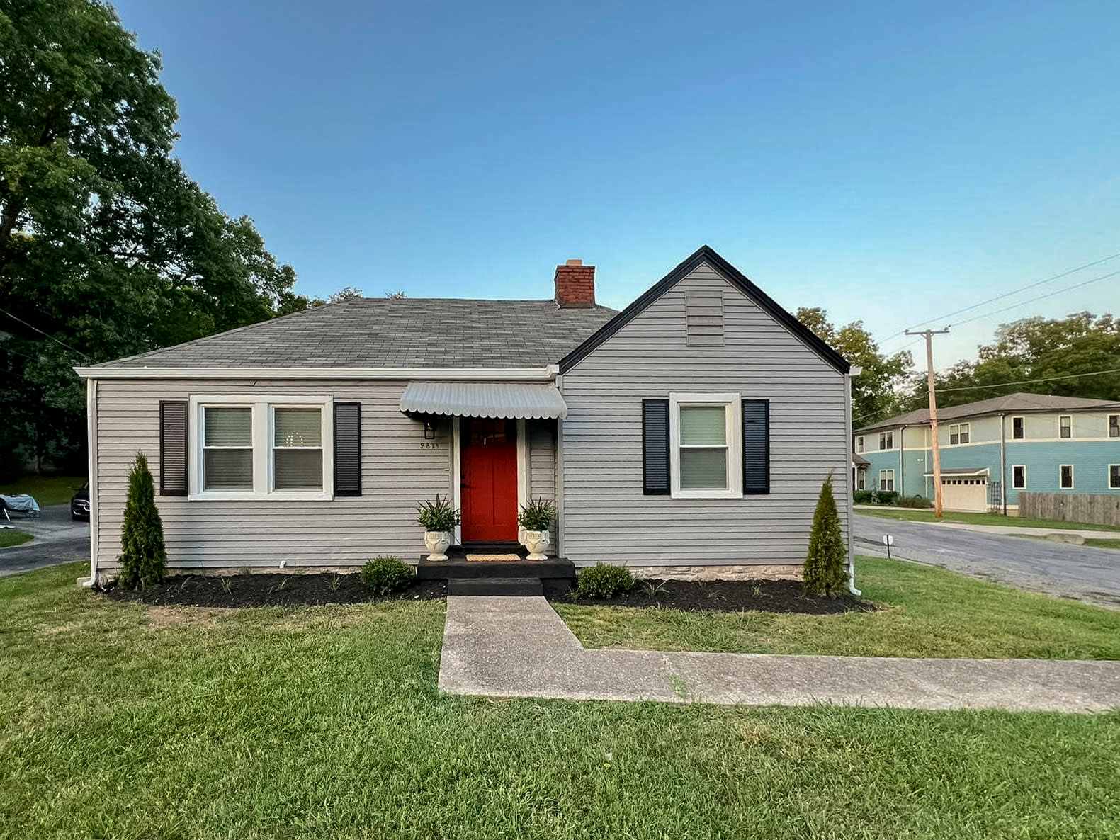 2818 Vaulx Lane – photo 1