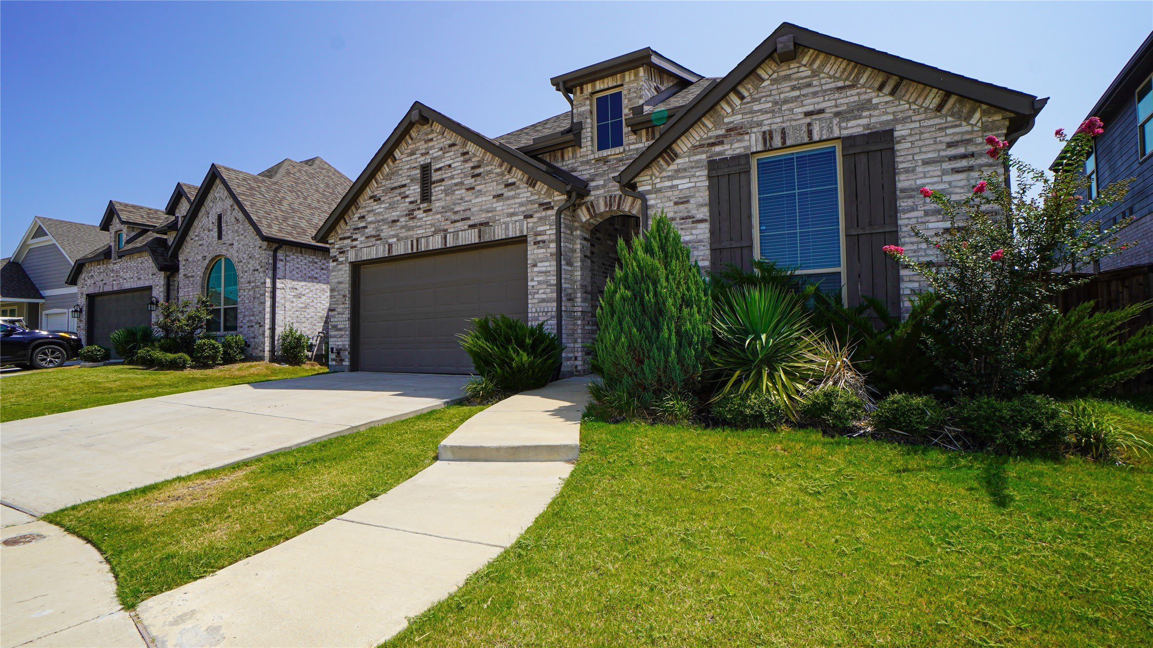 3031 Aqueduct Avenue – photo 1 of 34