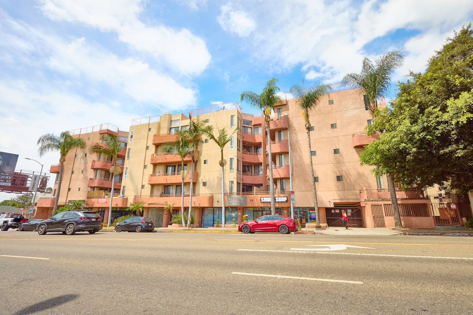 1333-1335 N La Brea Ave – photo 1