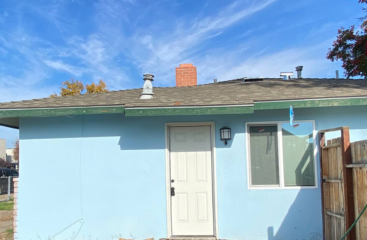 1161 Letts Avenue Unit B – photo 1 of 8