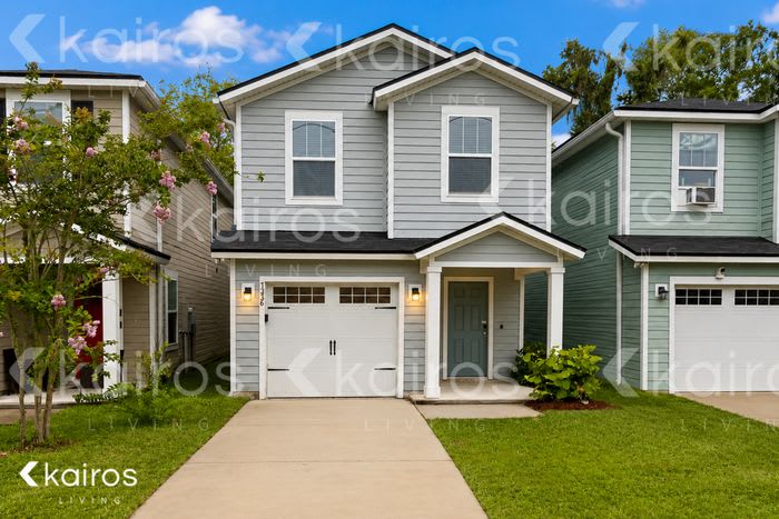 1336 Lake Shore Boulevard – photo 1