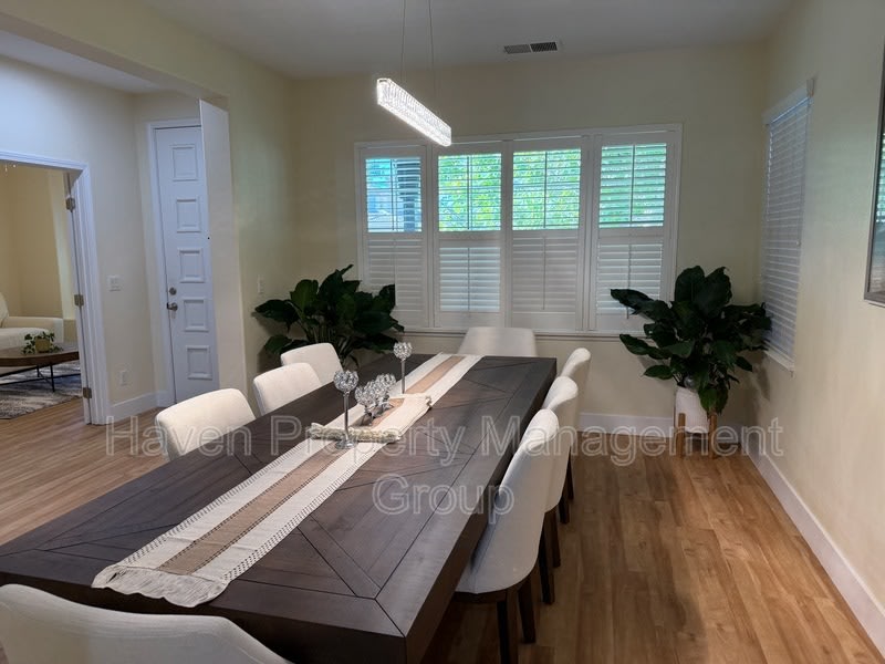 49 E Heritage Drive – photo 1 of 35