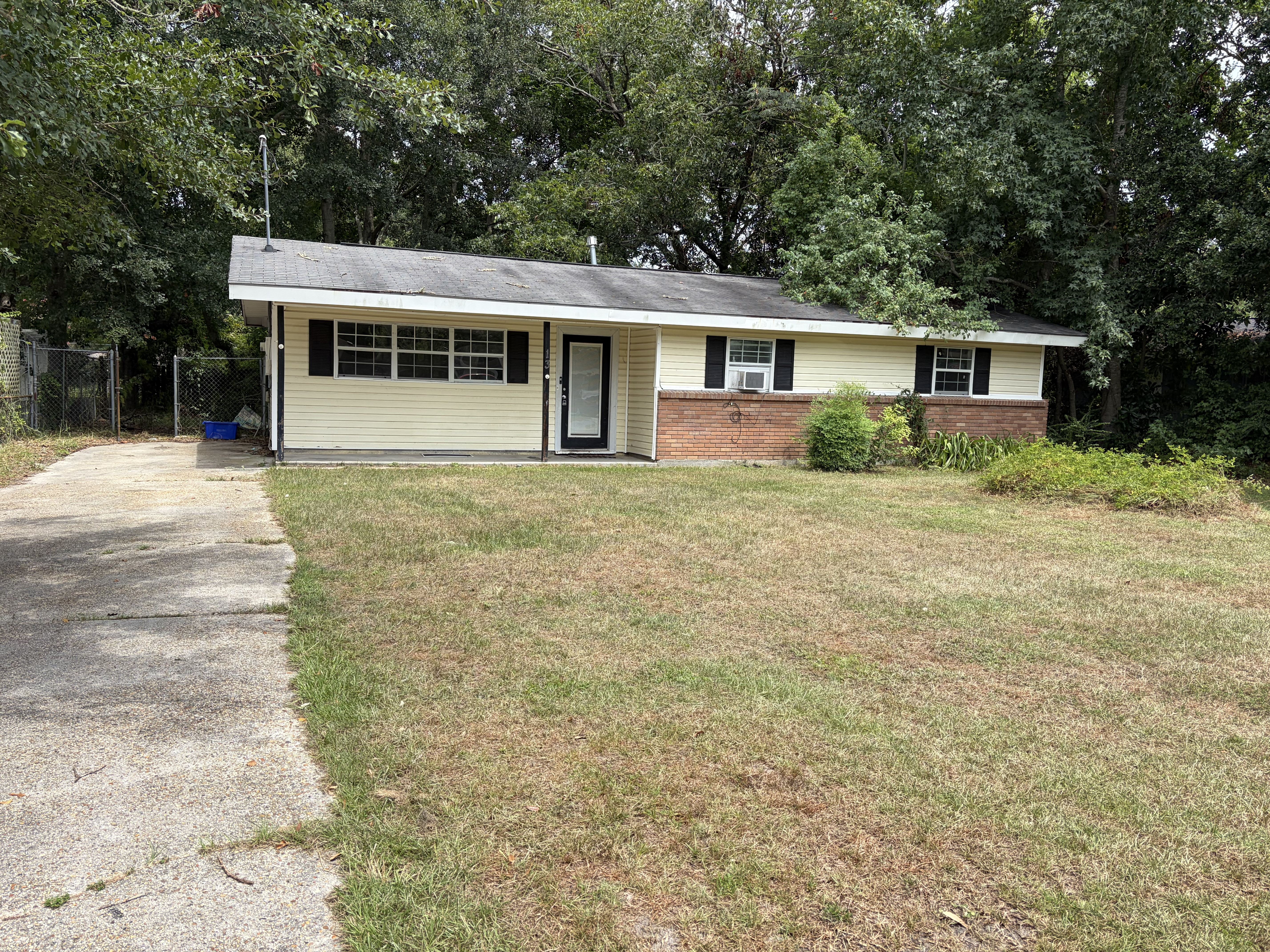 13 Linda Ln – photo 1 of 13
