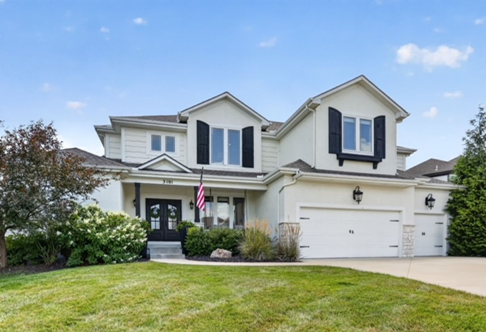 Luxury 5 Bed 4 5 Bath Home Flexible Leasing Options 3 Month Long Term Lease Options Fully Furnished – photo 1