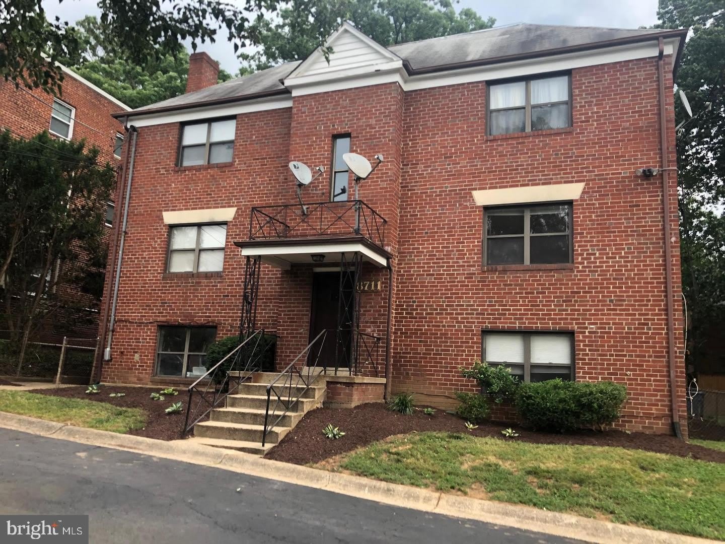 8711 PLYMOUTH Street – photo 1 of 18