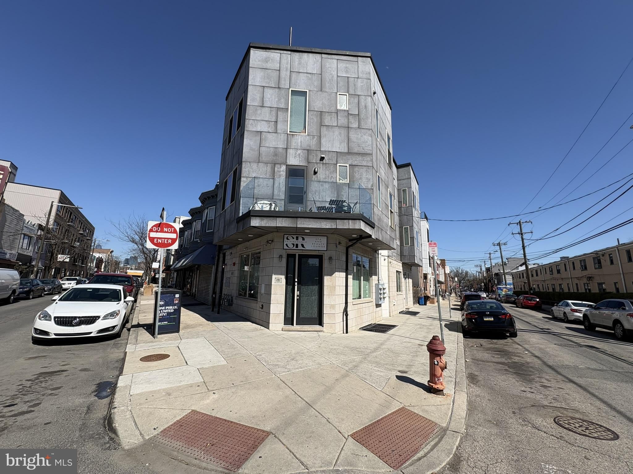 1453 POINT BREEZE Avenue – photo 1