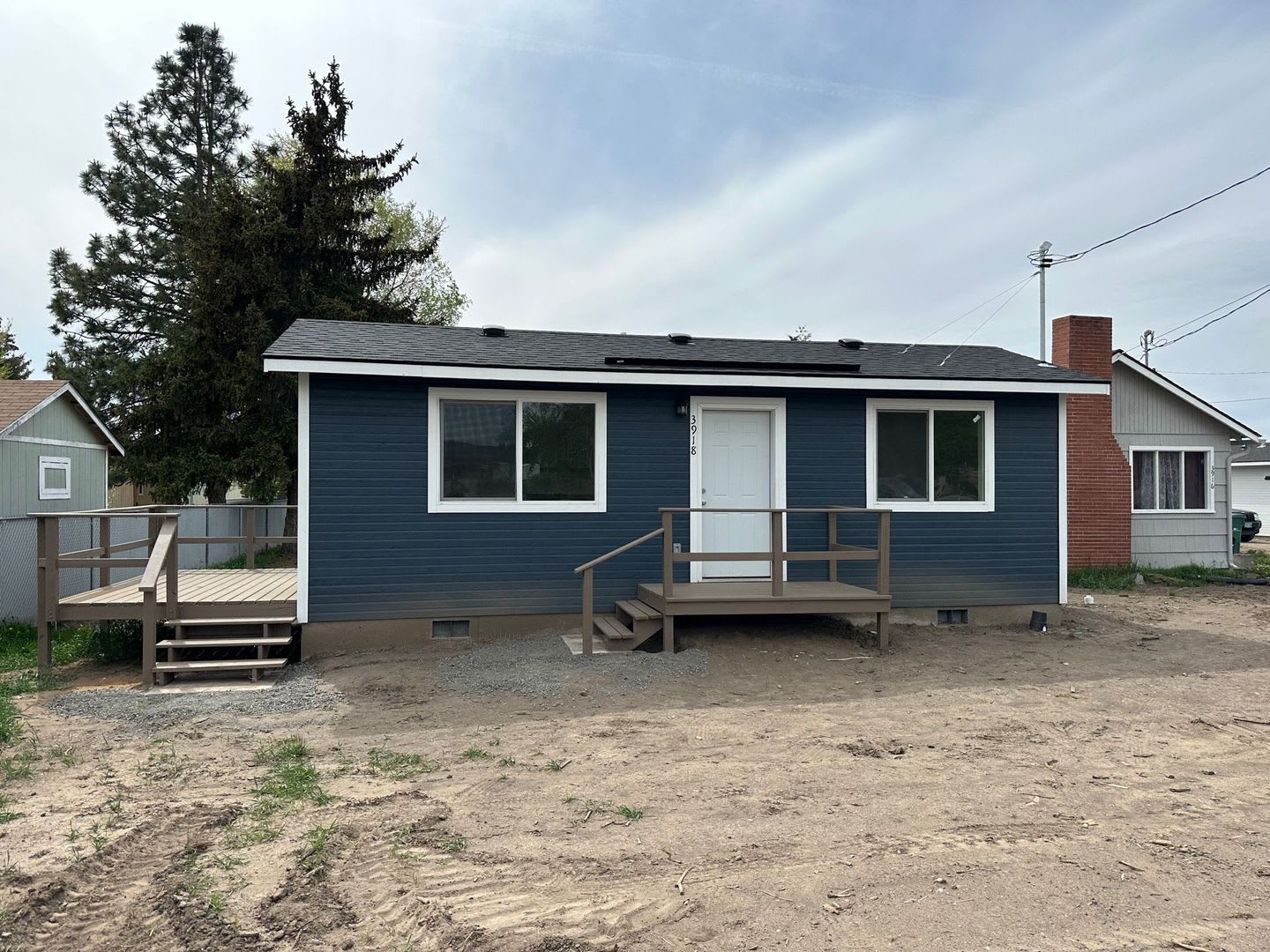 3918 Homedale – photo 1 of 11