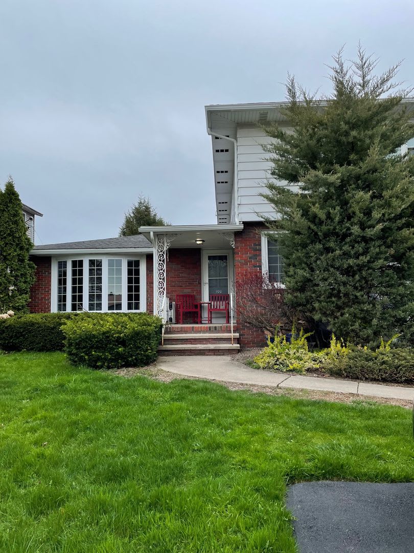 Charming 2 Bedroom, 1 bath- Lyncourt – photo 1 of 13