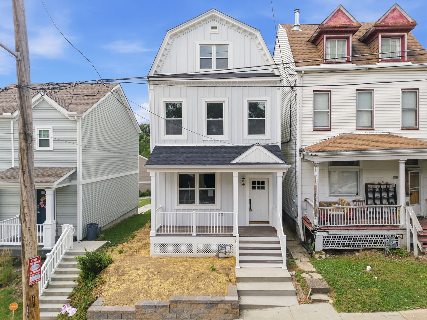 Gorgeous Remodeled 4 Bed 2 Bath Home In Garfield W Signing Incentives Available Now – photo 1