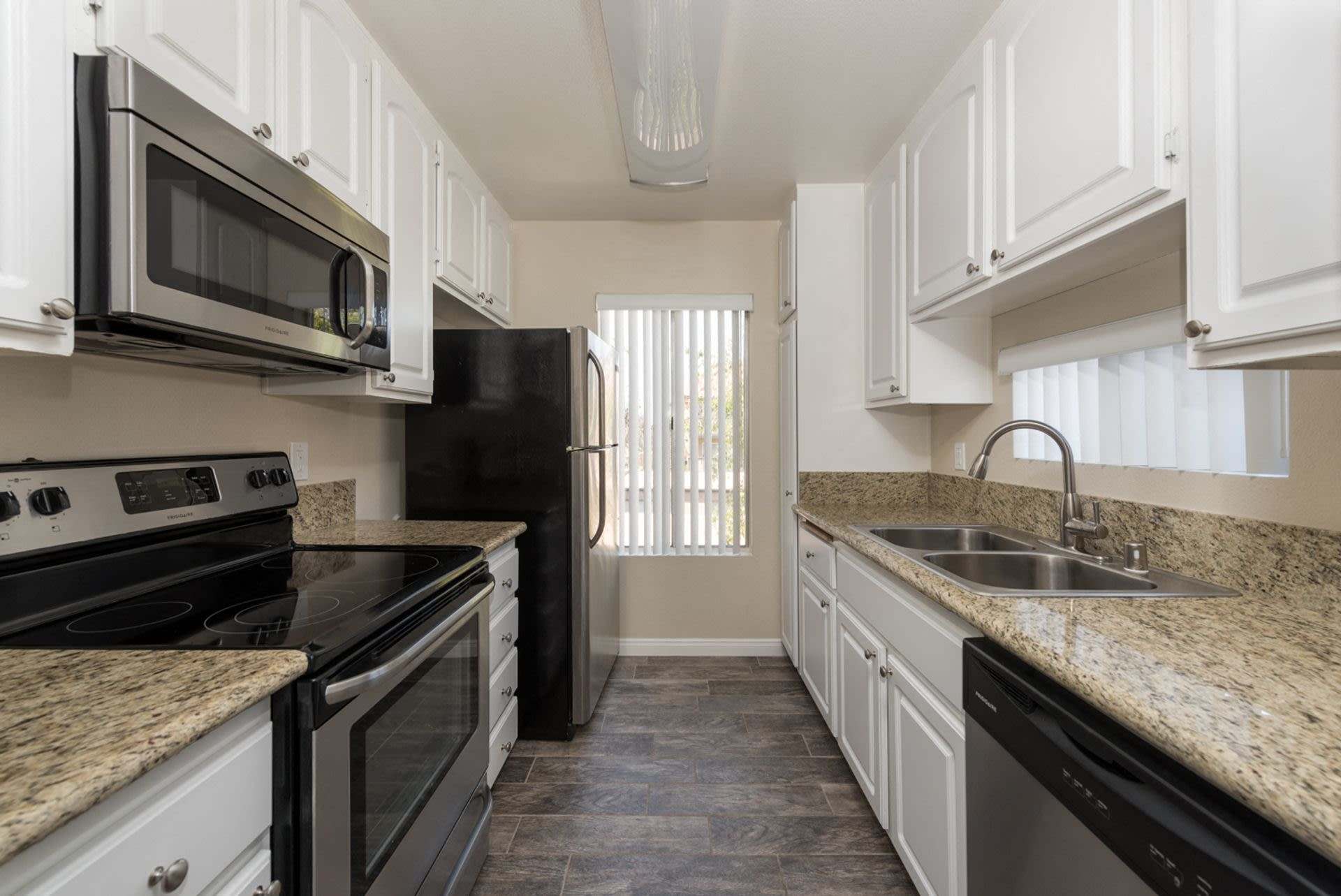 Viewpoint Luxury Apartments – photo 1 of 277