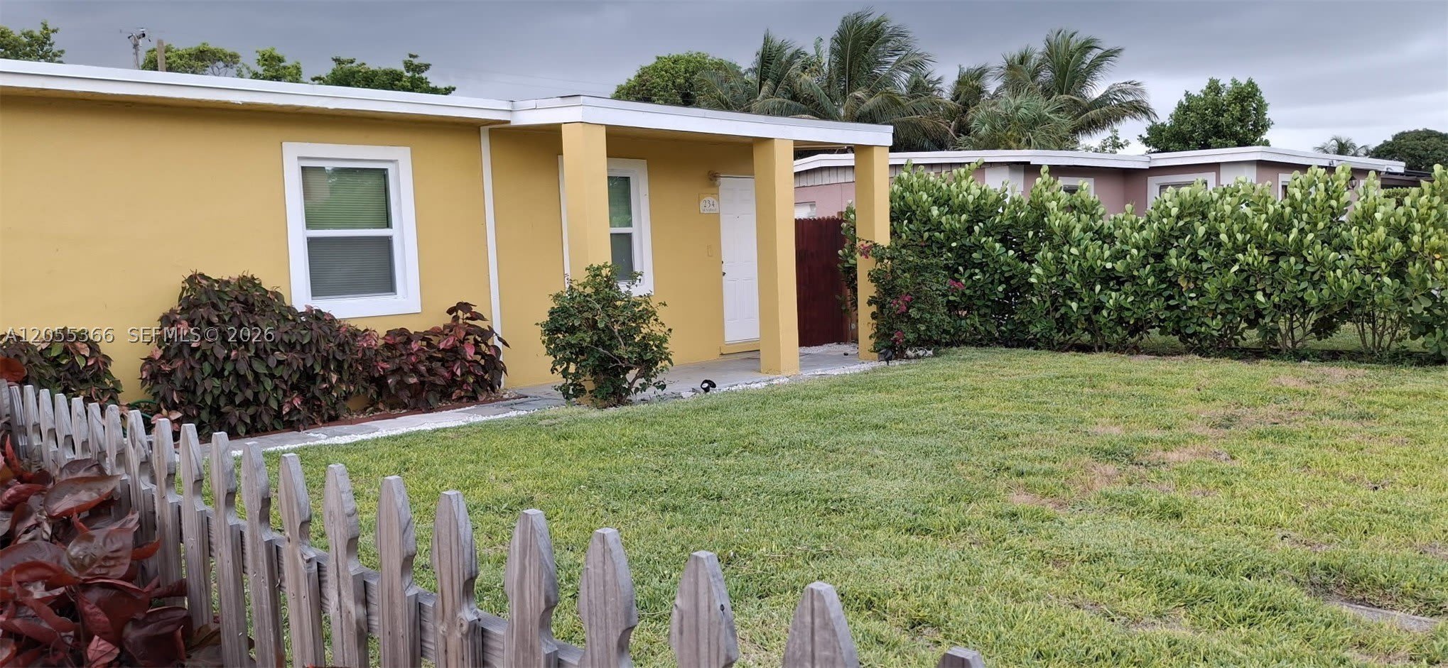 234 SW 14th Ave – photo 1 of 6