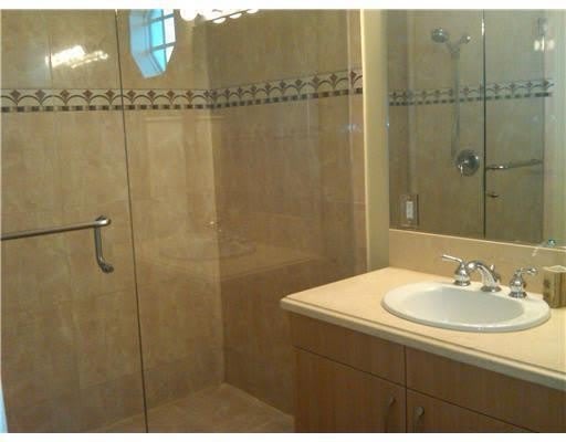 29 NE 24TH Avenue – photo 1