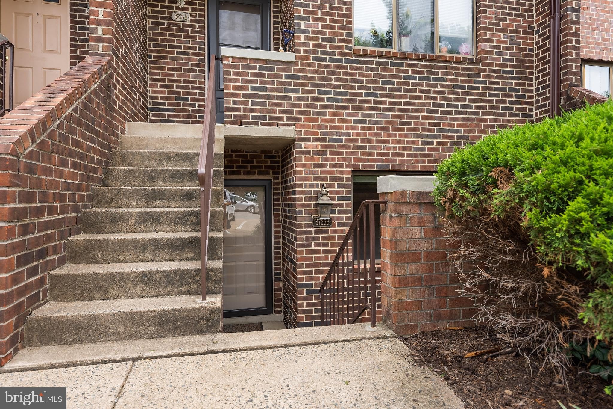 3725-B MADISON Lane – photo 1 of 18