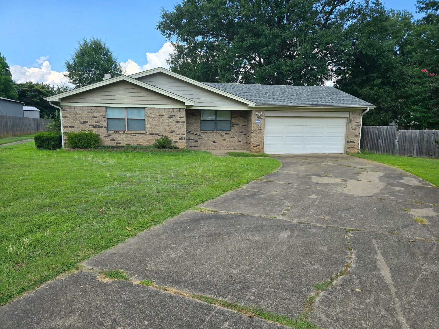 14 Devon Lane – photo 1 of 12