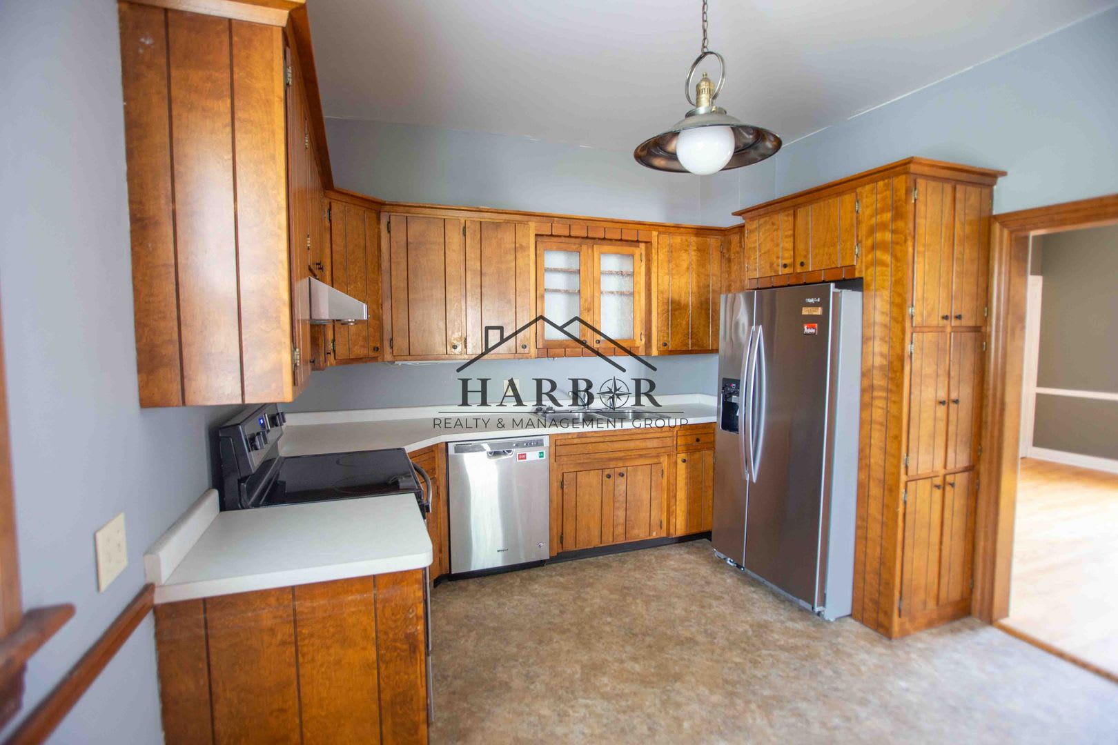 3 bedroom 2.5 bathroom home with a fully fenced yard! – photo 1
