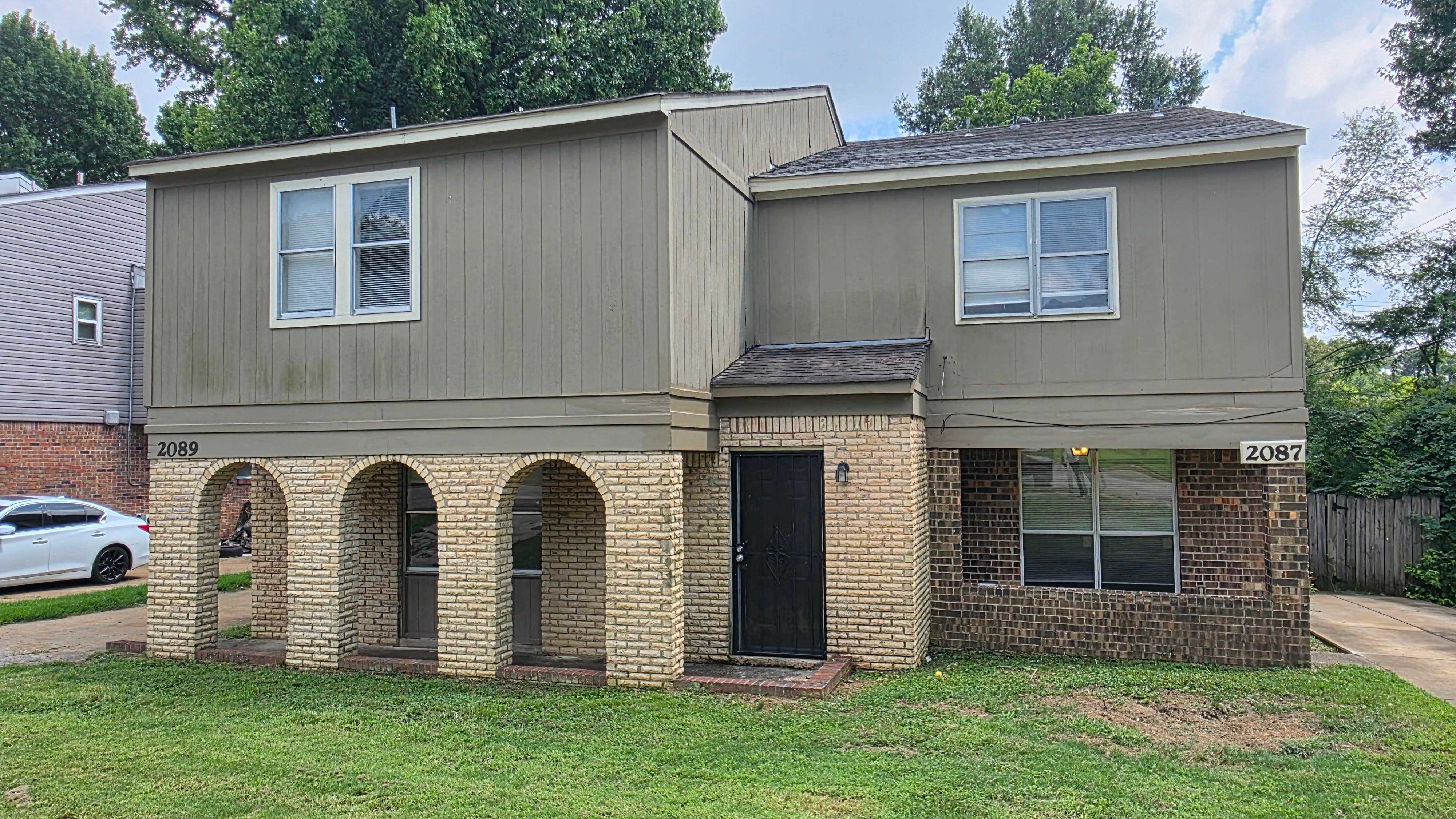 2087 Saint James Dr – photo 1