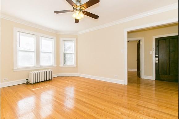 4861 N Paulina – photo 1