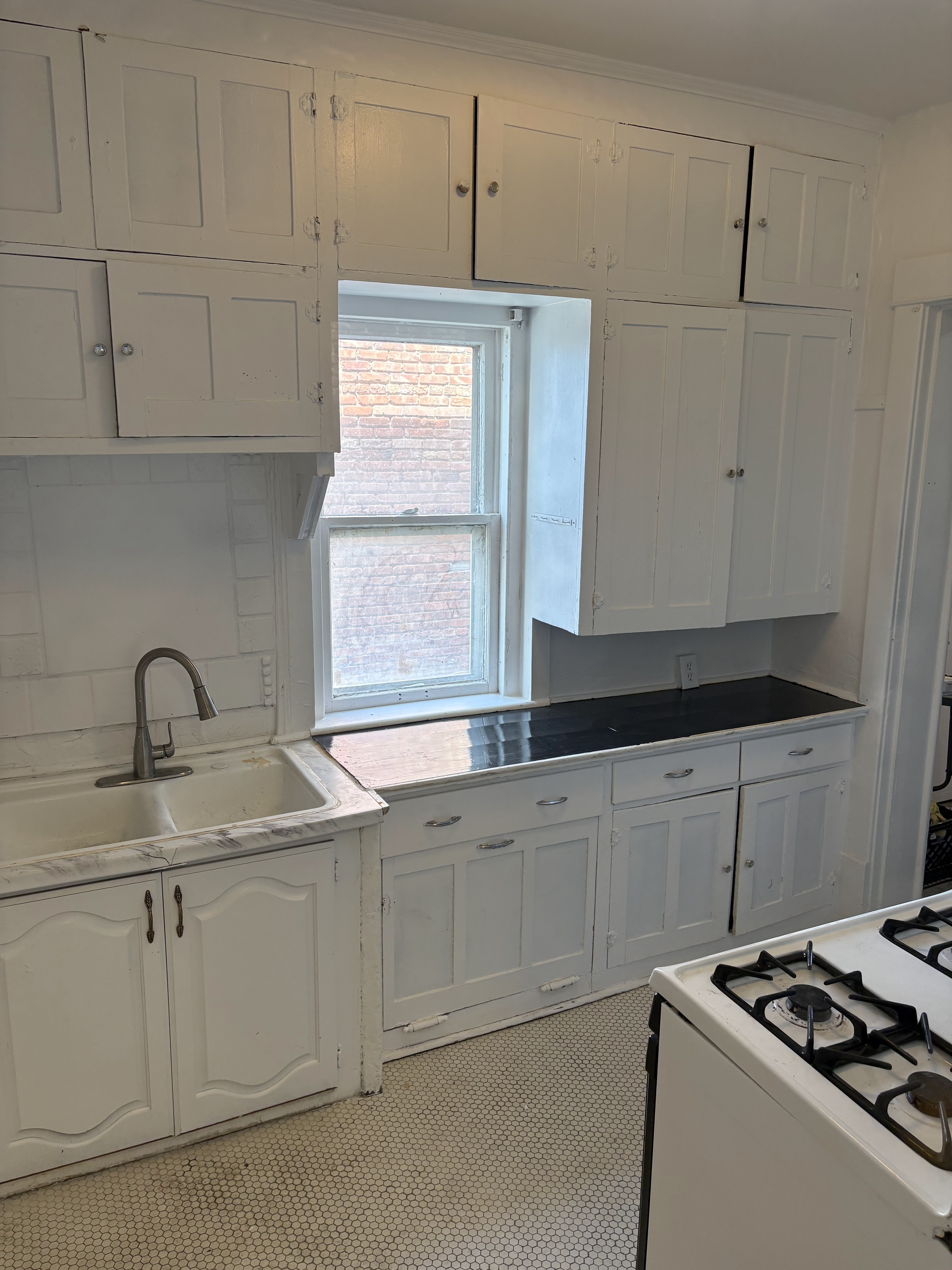 520 9th St – photo 1 of 2