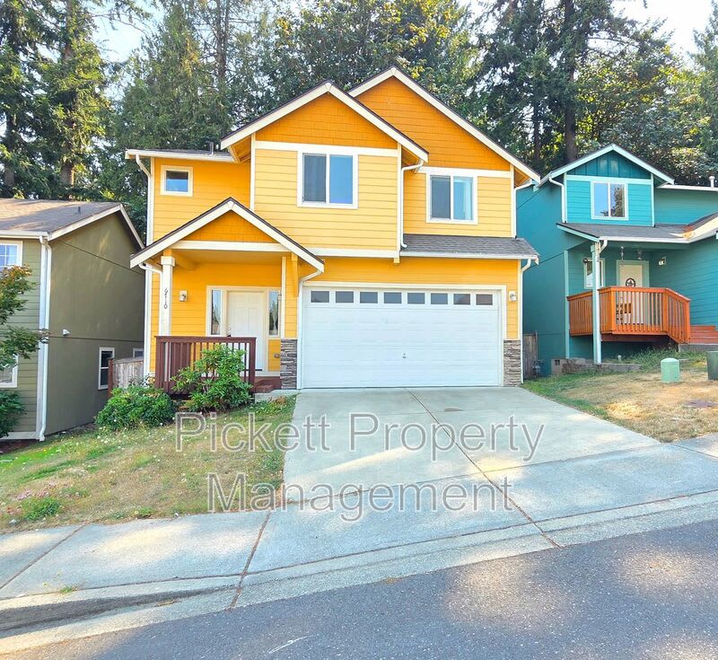 6710 Takota Pl. NE – photo 1 of 32