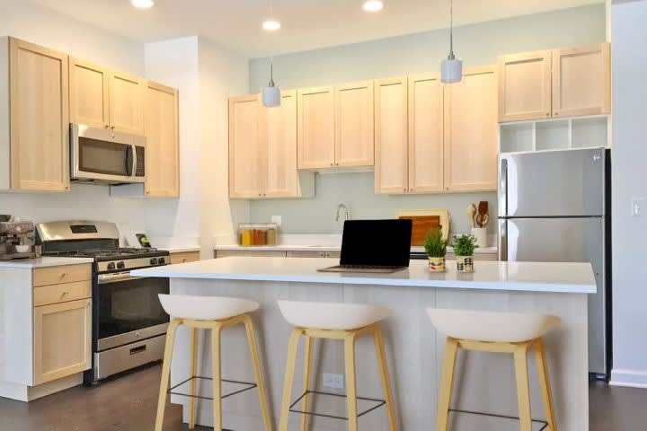 5507-5509 S Hyde Park Boulevard – photo 1