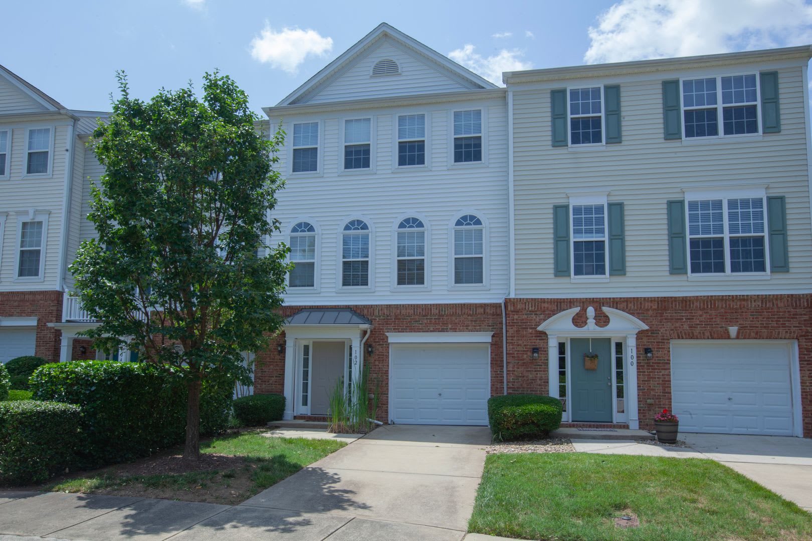 2 Bedroom 2.5 Bath with Lake View in Morrisville, NC! – photo 1