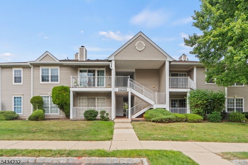 24 Amberly Ct – photo 1 of 14