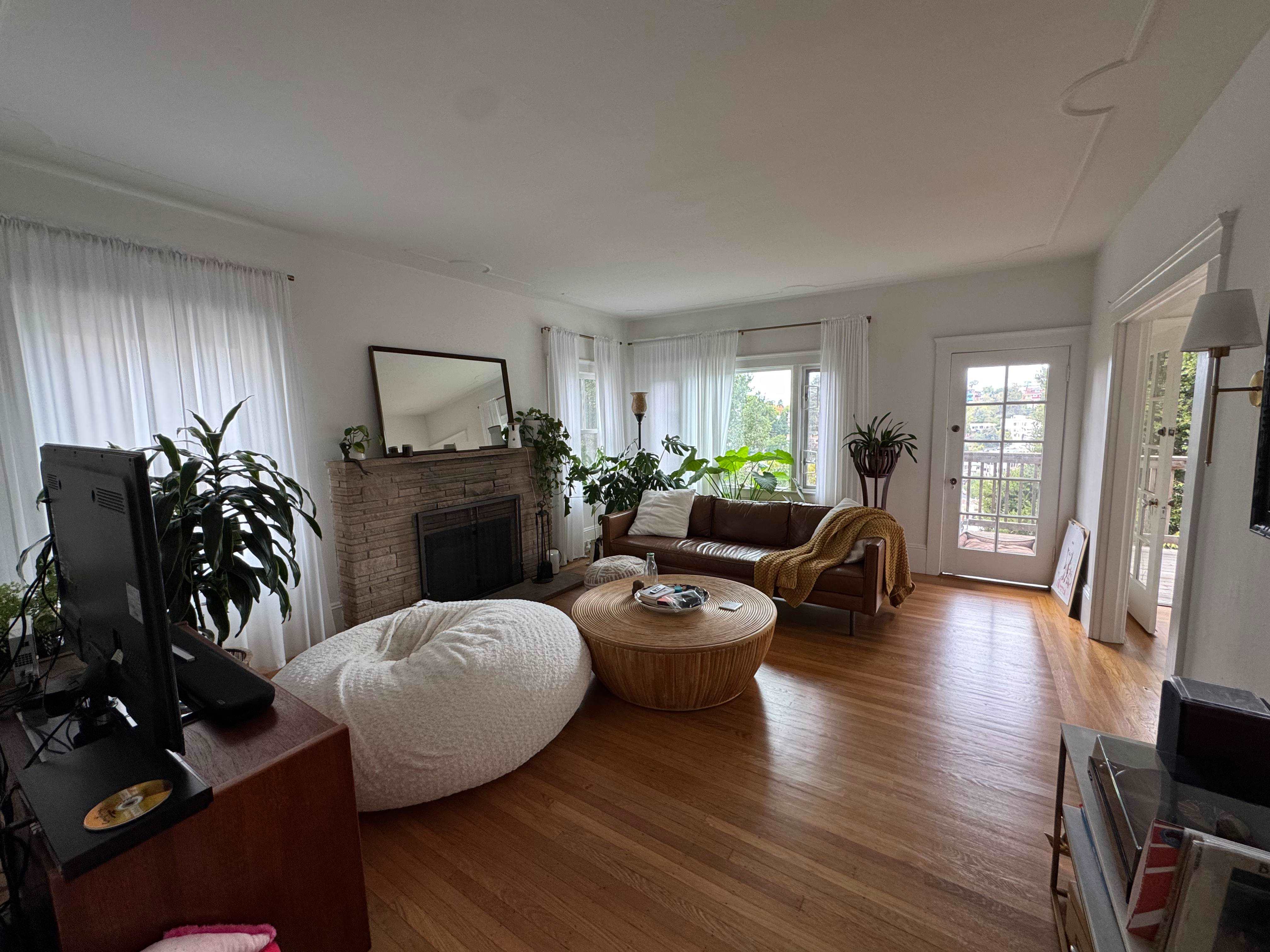 901 Vermont Street – photo 1 of 10