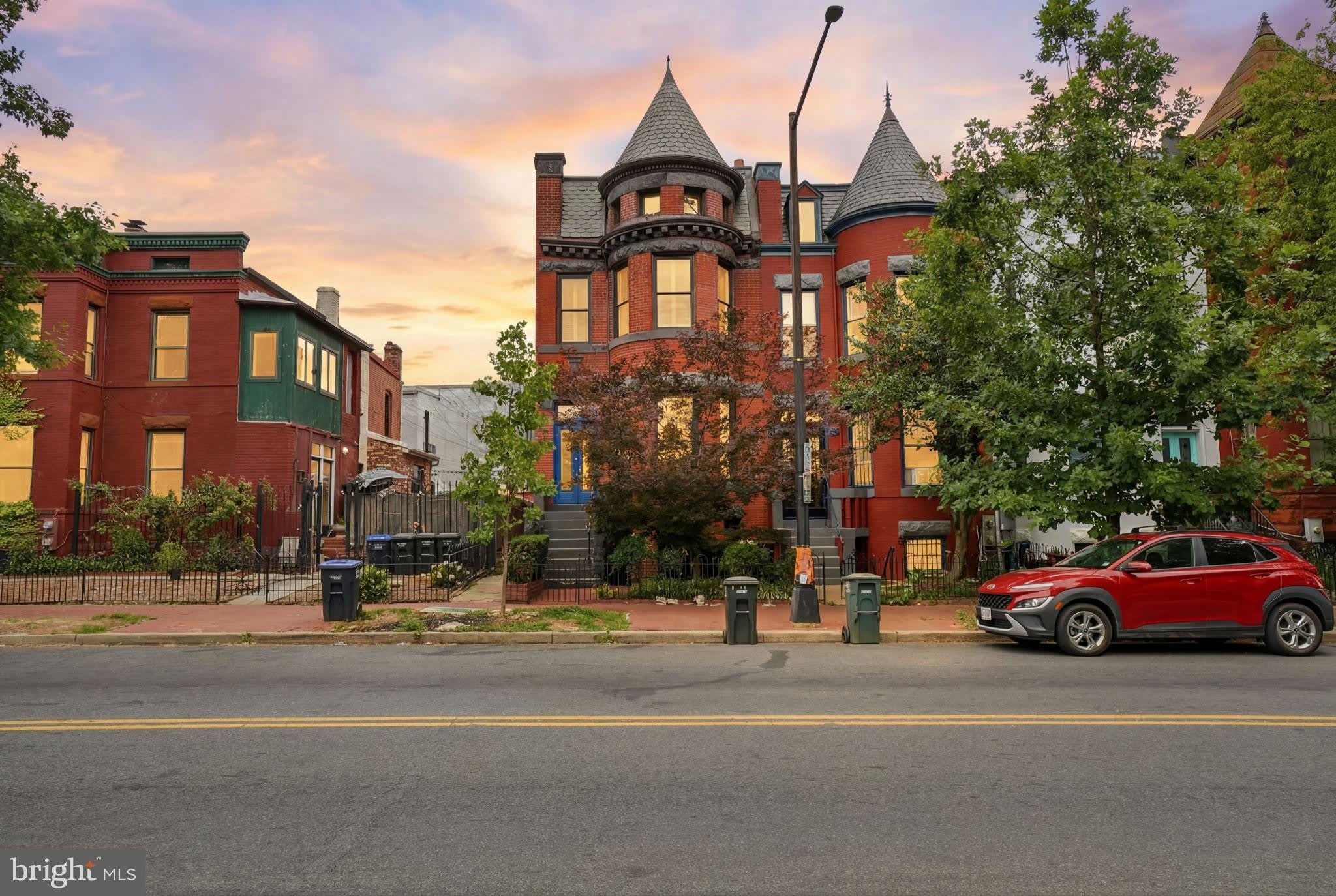 210 8TH Street SE – photo 1