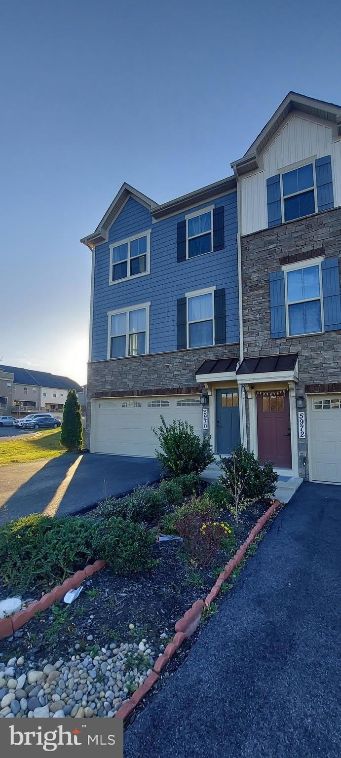 5970 FALLFISH COURT – photo 1 of 38