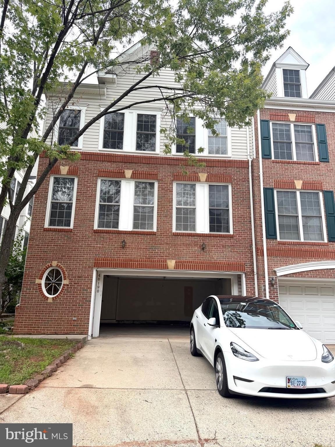 46190 WALPOLE Terrace – photo 1 of 22