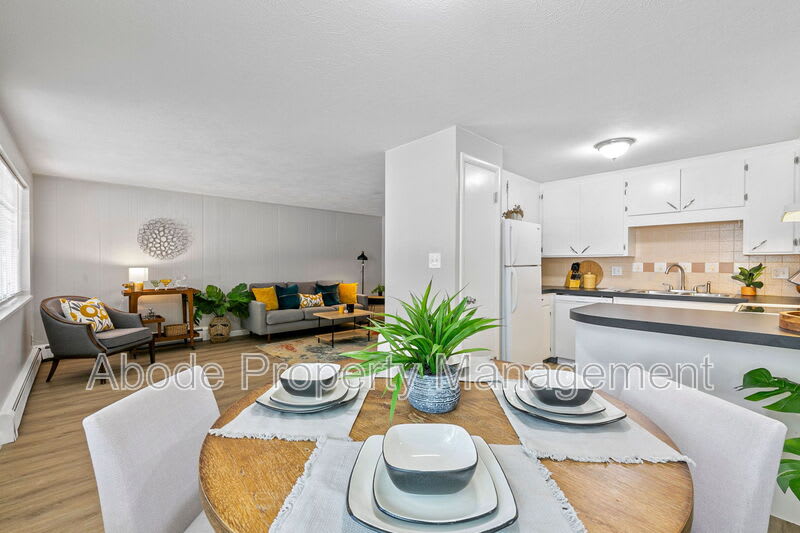 464 West 10th Street – photo 1