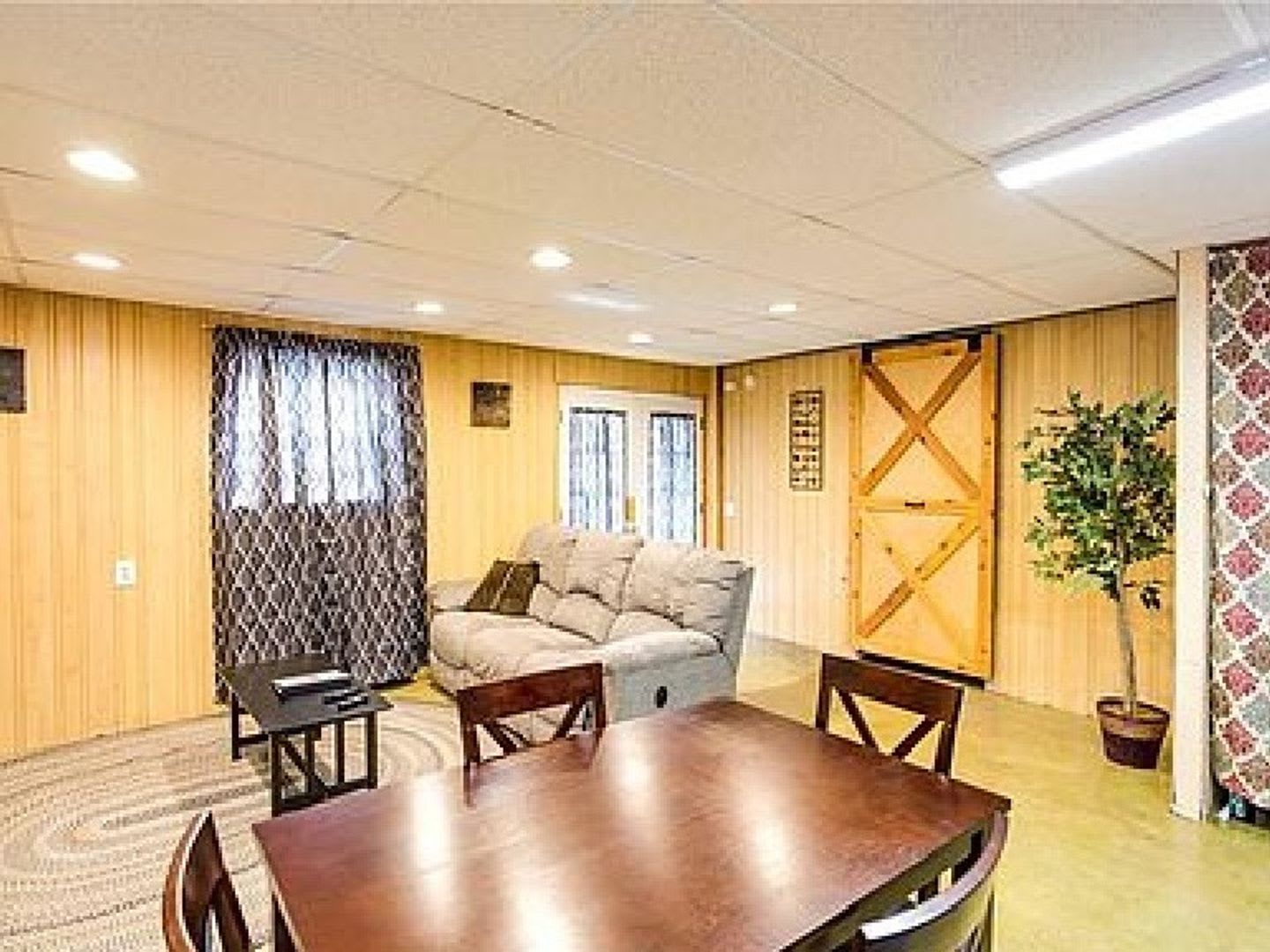Cute, industrial-modern, and conveniently located!! – photo 1