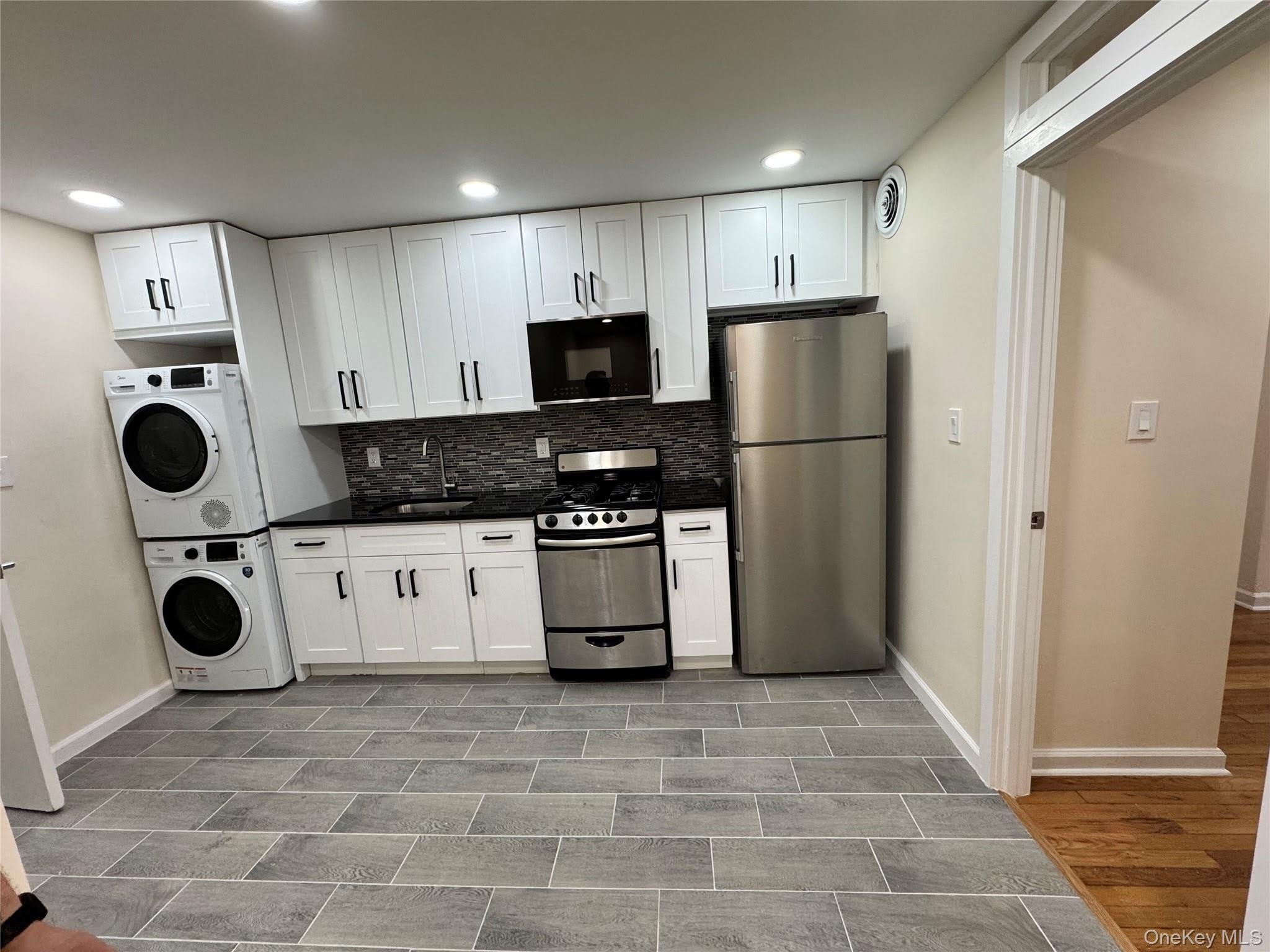 1481 Needham Avenue – photo 1