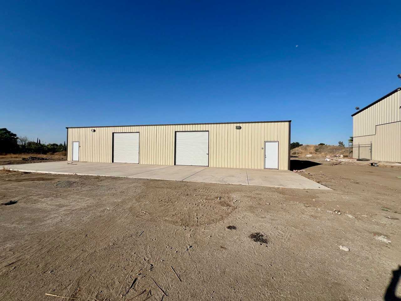 731 E River Ave – photo 1 of 18