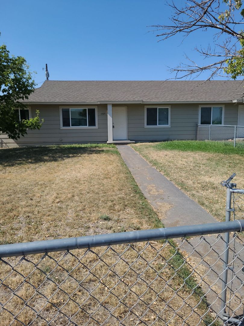 1105 ARLINGTON – photo 1 of 15