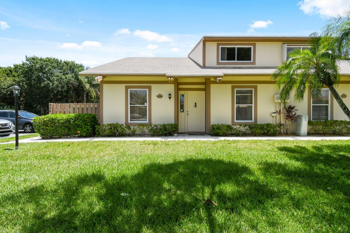 324 MAPLECREST Circle – photo 1