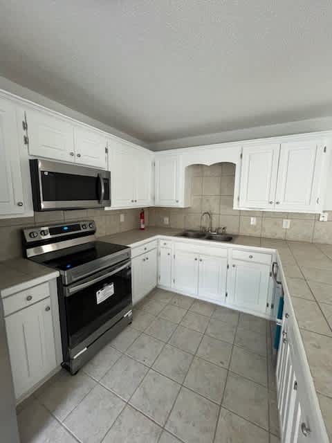 9 Bramblett Dr – photo 1 of 96