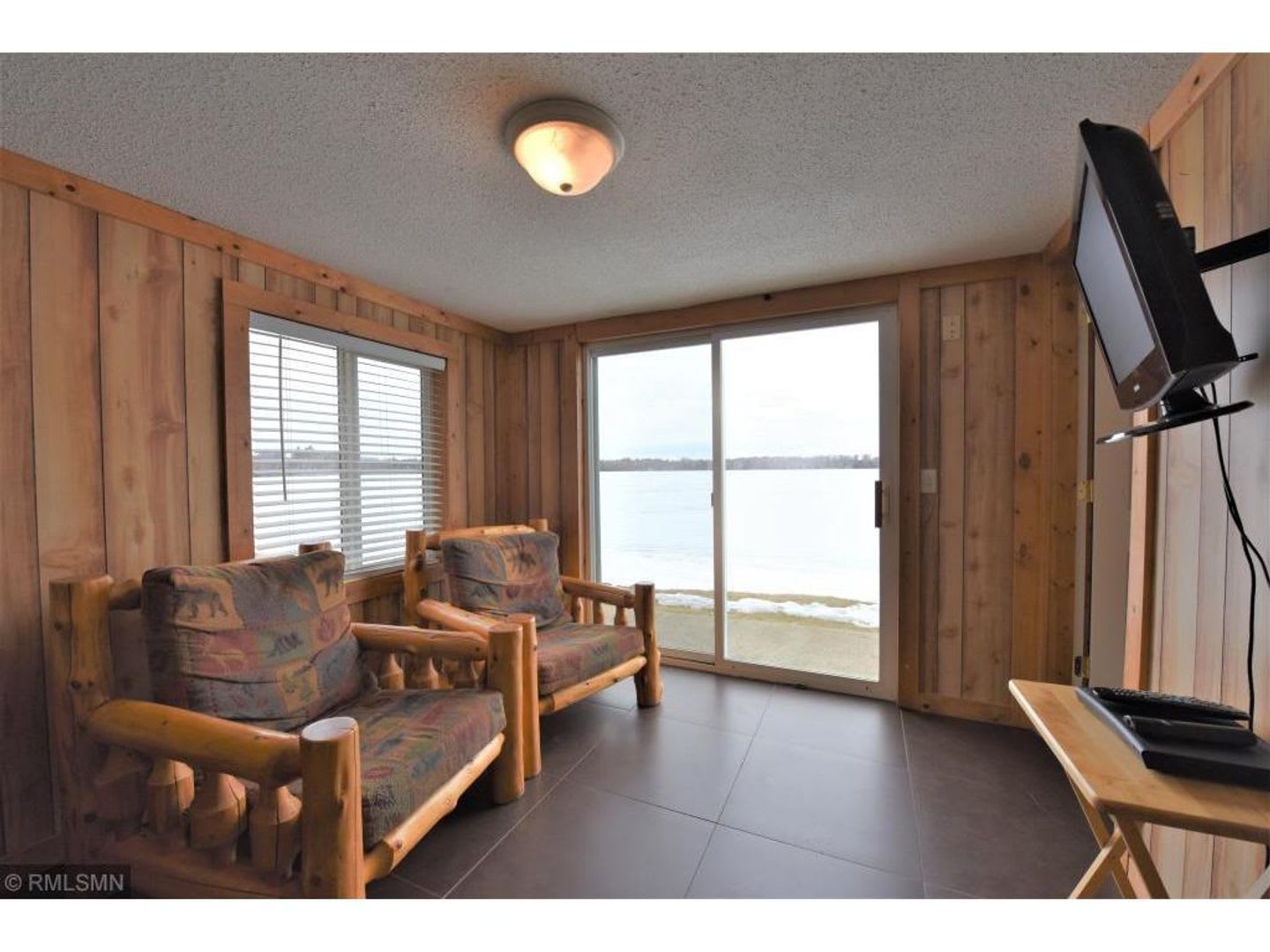 2 Bedrooms, 1 Bathroom Furnished Cabin in Brainerd, MN on Wise Lake – photo 1 of 9
