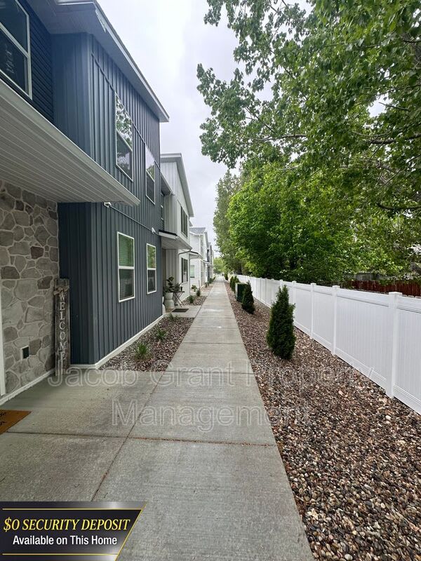 826 E Sunnyside Rd – photo 1 of 26