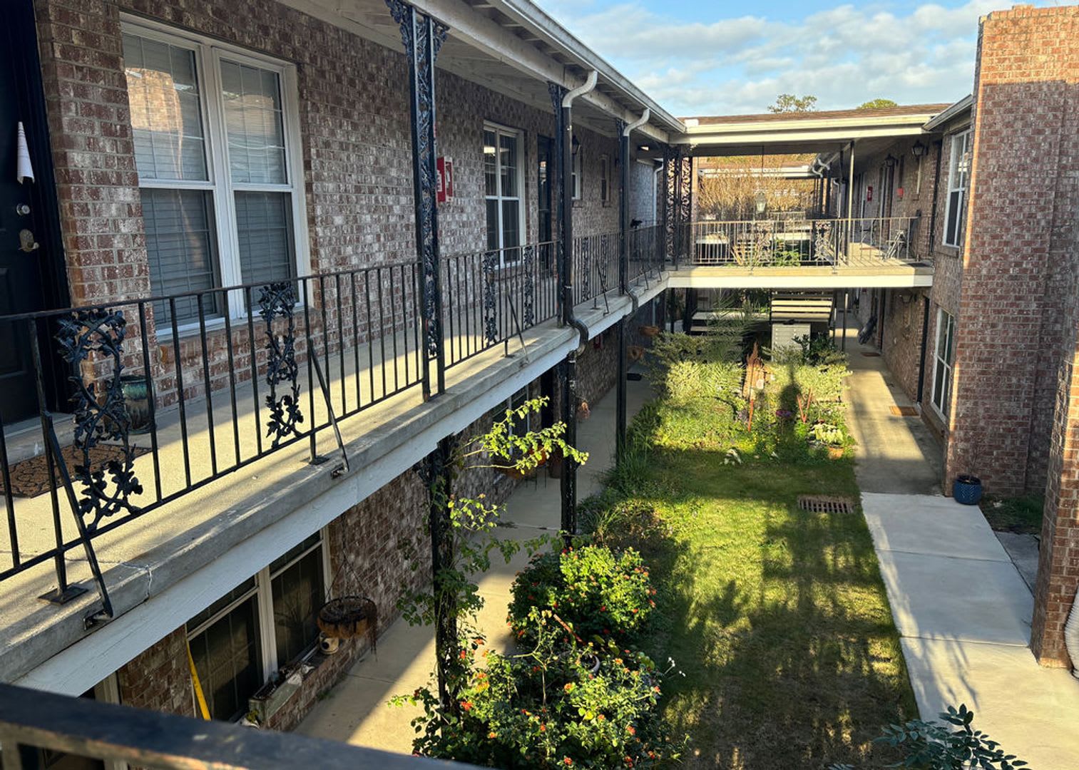Available 10 1 Freshly Updated Beautiful 1 Br 1Ba Condo Available Now Just Minutes From Musc – photo 1