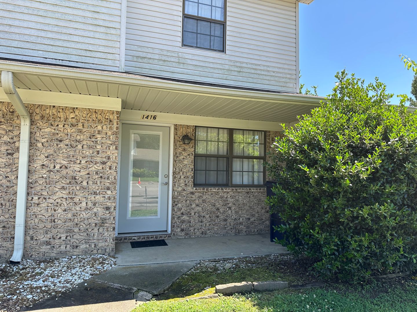1416 E O St – photo 1 of 100