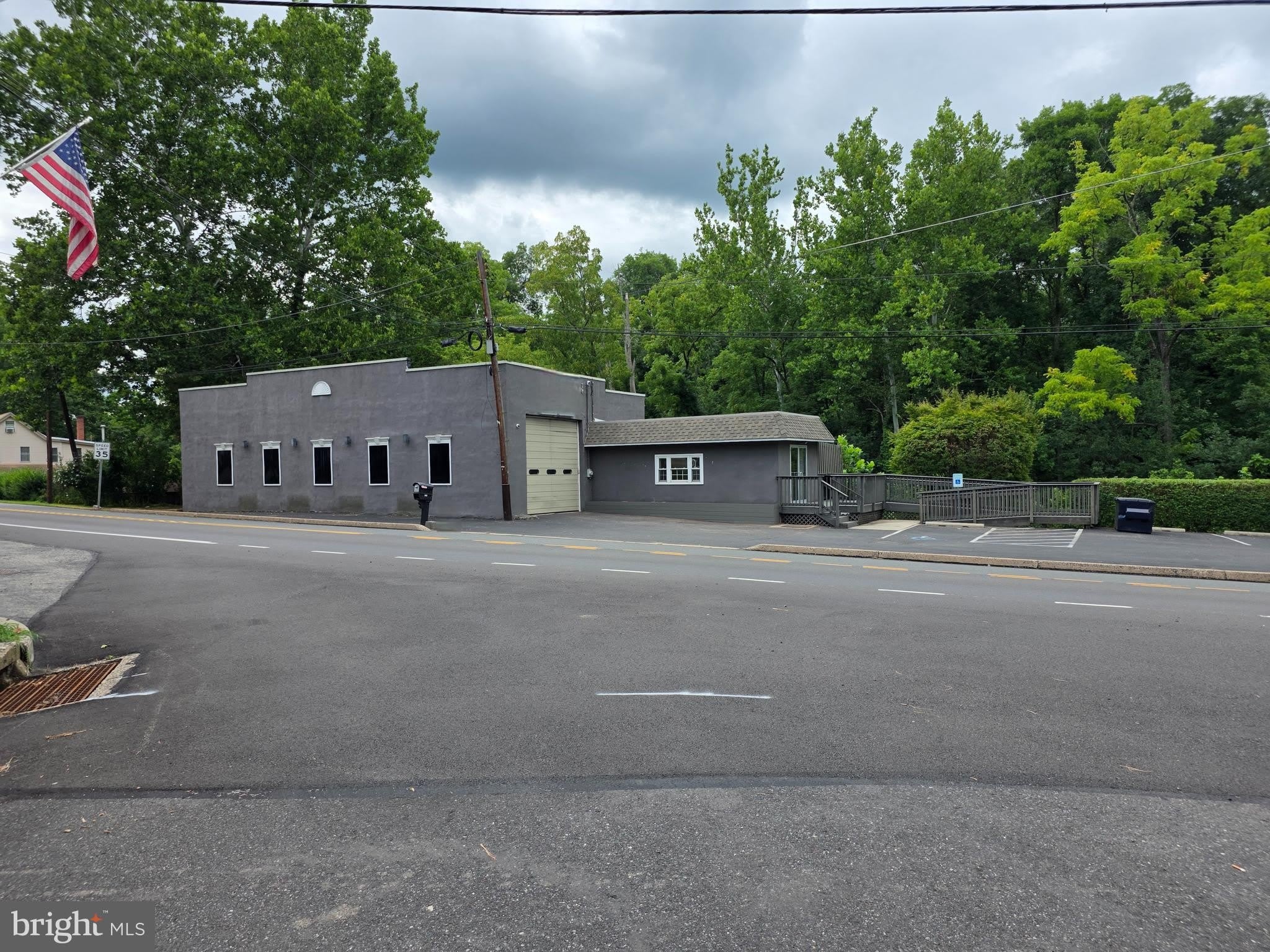 140 GRAVEL Pike – photo 1 of 16