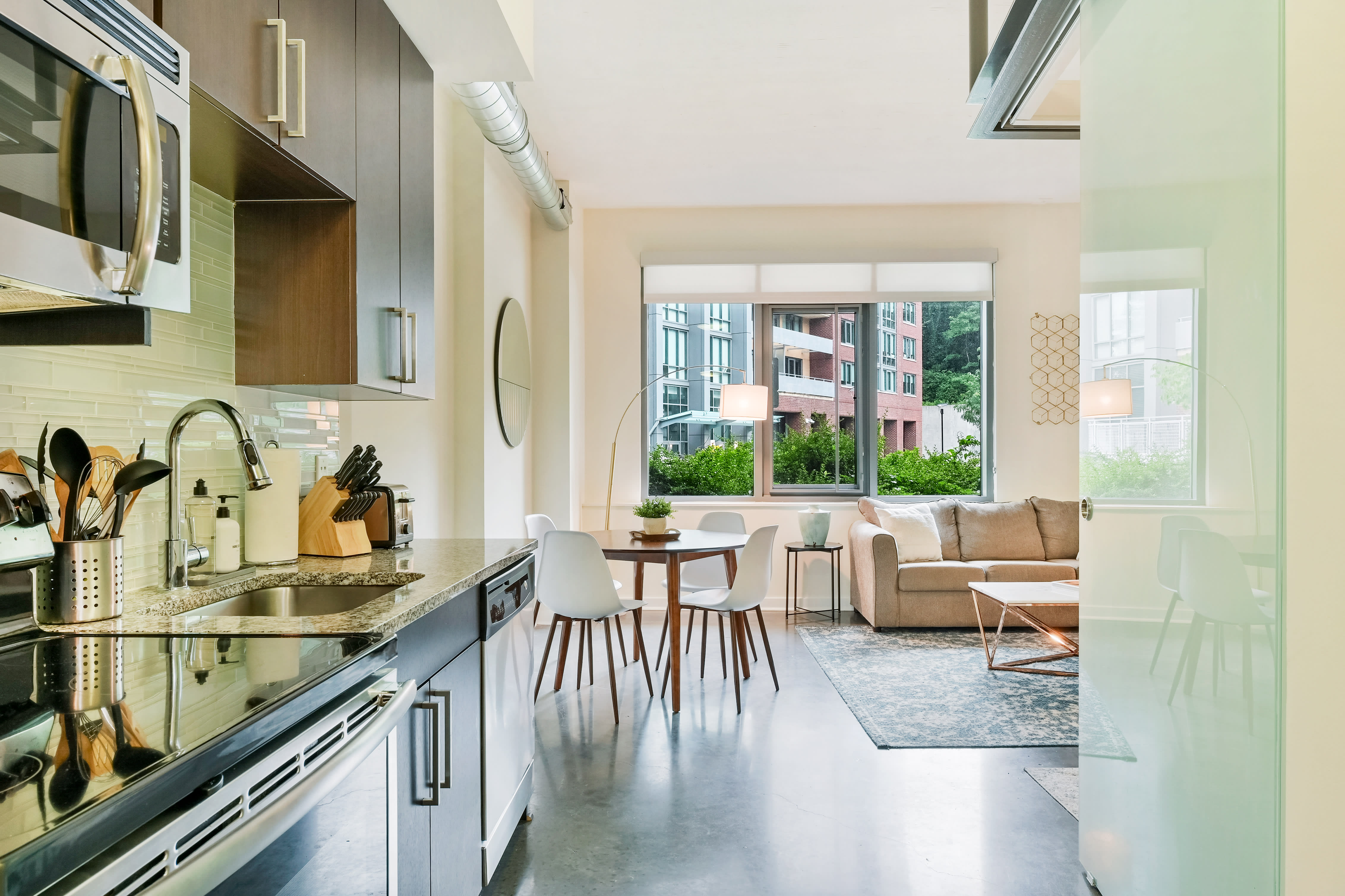 DelRay Tower Apartments – photo 1