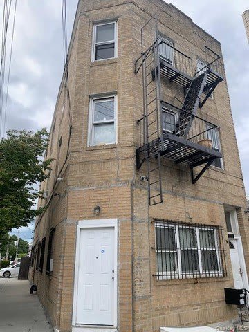 1181 Sackett Ave – photo 1