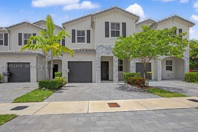 1020 SE 26th Ter – photo 1