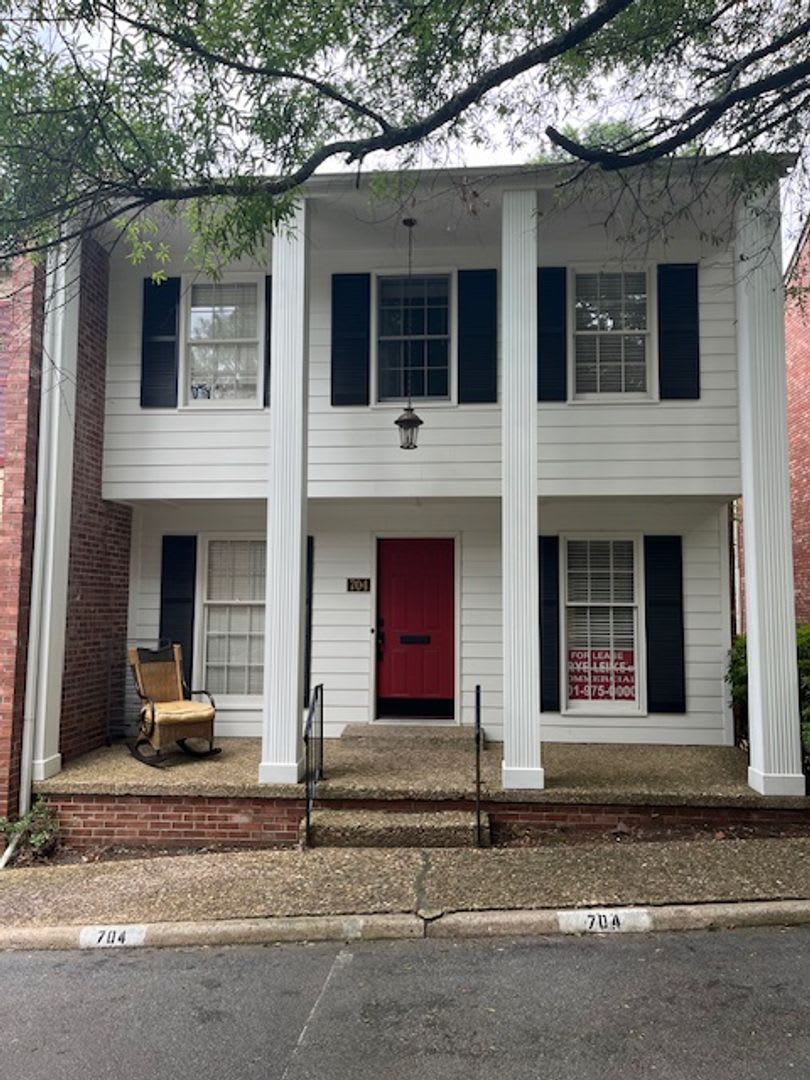 Elegant Colonial Style 2 Bedroom 2 And A Half Bathroom Townhome In Little Rock – photo 1