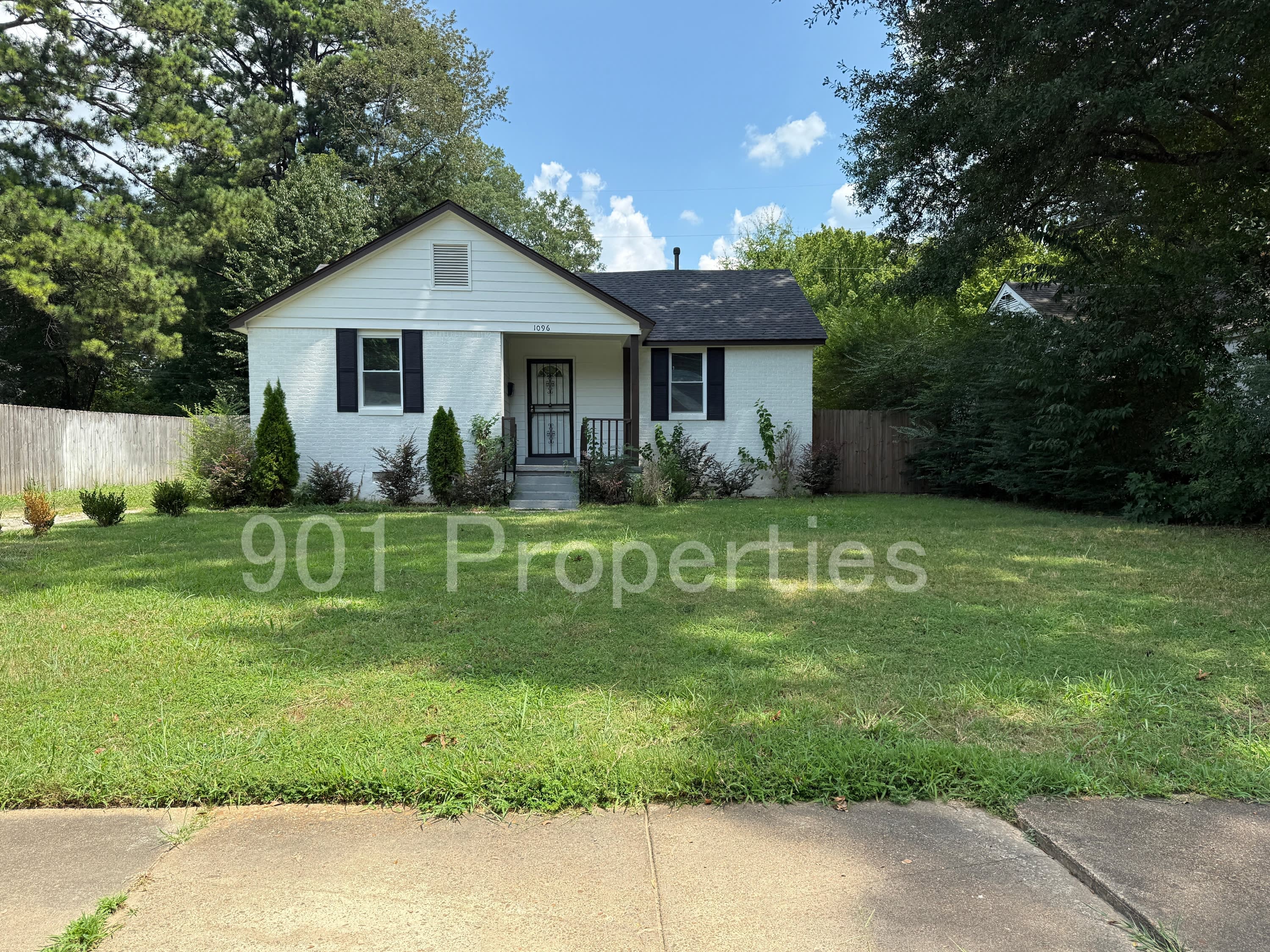 1096 McEvers Road – photo 1